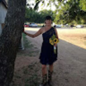 Meet your Posher, Cynthia